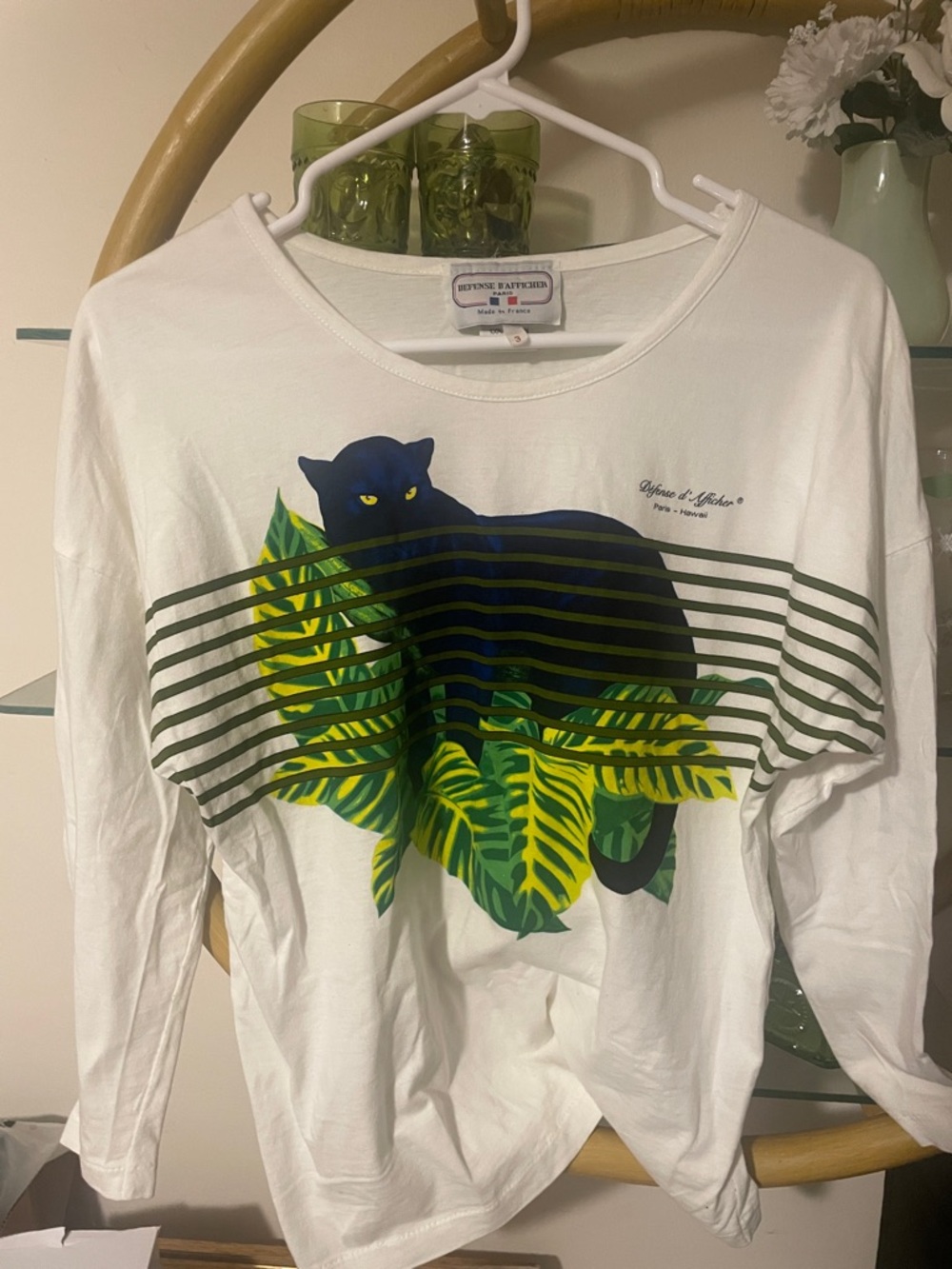 Women's Top Paris Style/White Long Sleeve Tee with Black Cat & Green Leaf 000840